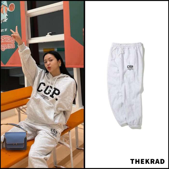 Red Velvet Yeri was spotted wearing casual hoodie and sweatpants from Codegraphy