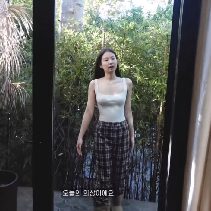 Blackpink Jennie outfit from 'LA vlog' video : Skims, Reformation & Yeezy
