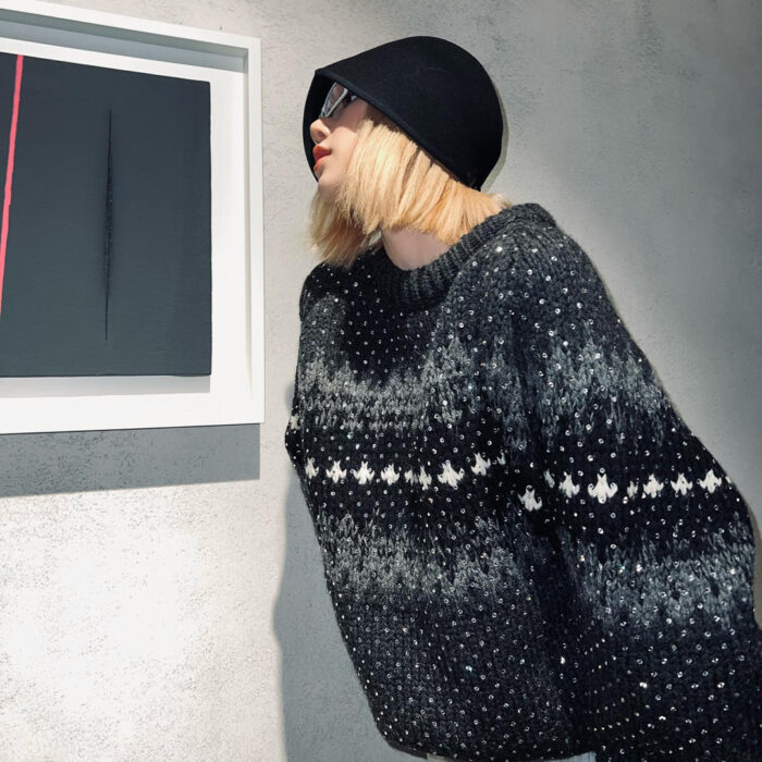 Blackpink Lisa was seen wearing Celine sweater and sweatpants on Instagram (2022 Feb 18)