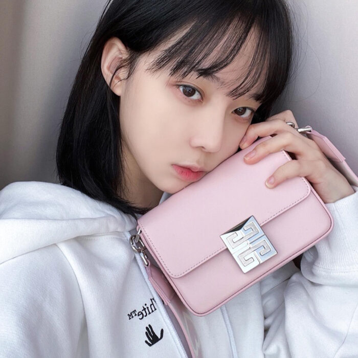 Aespa Winter outfit from Feb 28, 2022 : Givenchy bag and more