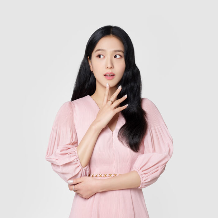 Blackpink Jisoo outfit in Maple Story ambassador interview
