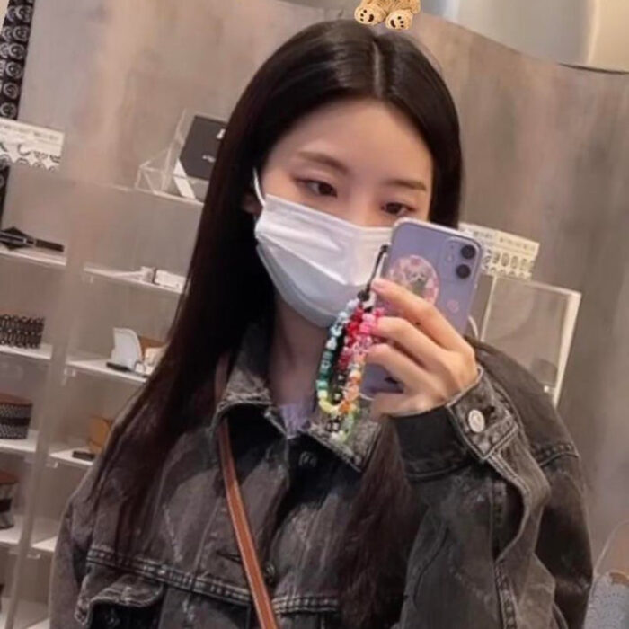 Cho Yi Hyun outfit from March 26, 2022 : Celine bag and more