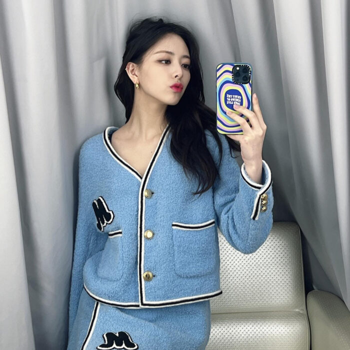 Itzy Yuna outfit from March 21, 2022 : Miu Miu jacket and more