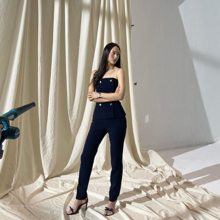 Krystal outfit from March 29, 2022 : Ralph Lauren Collection bustier and more
