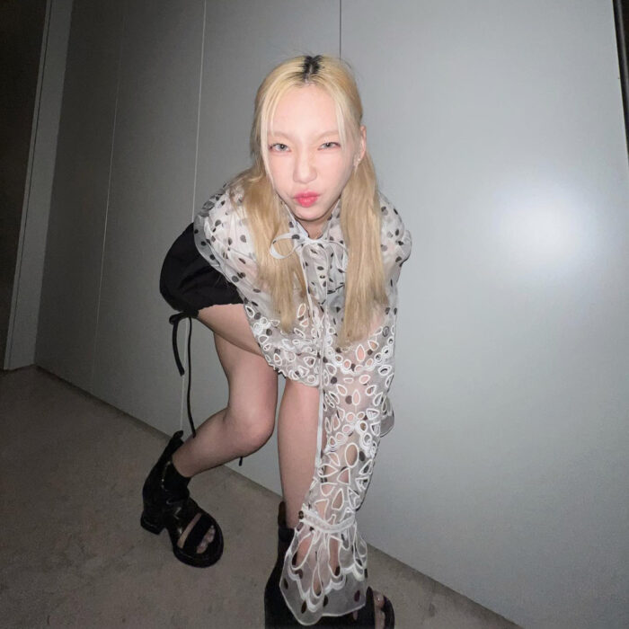 SNSD Taeyeon outfit from March 15, 2022 : Louis Vuitton boots and more