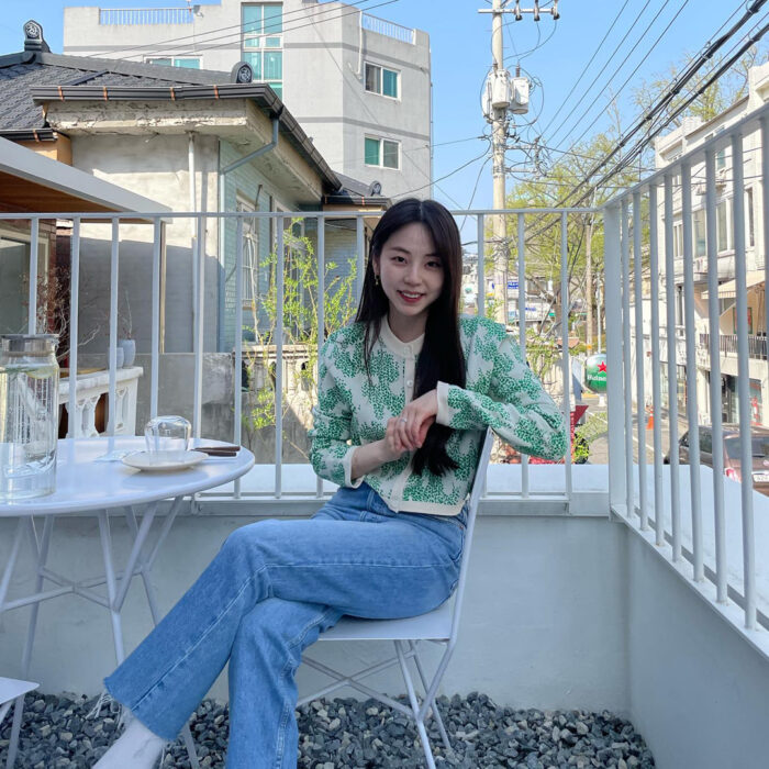 An Sohee outfit from April 17, 2022 : Prada loafers and more