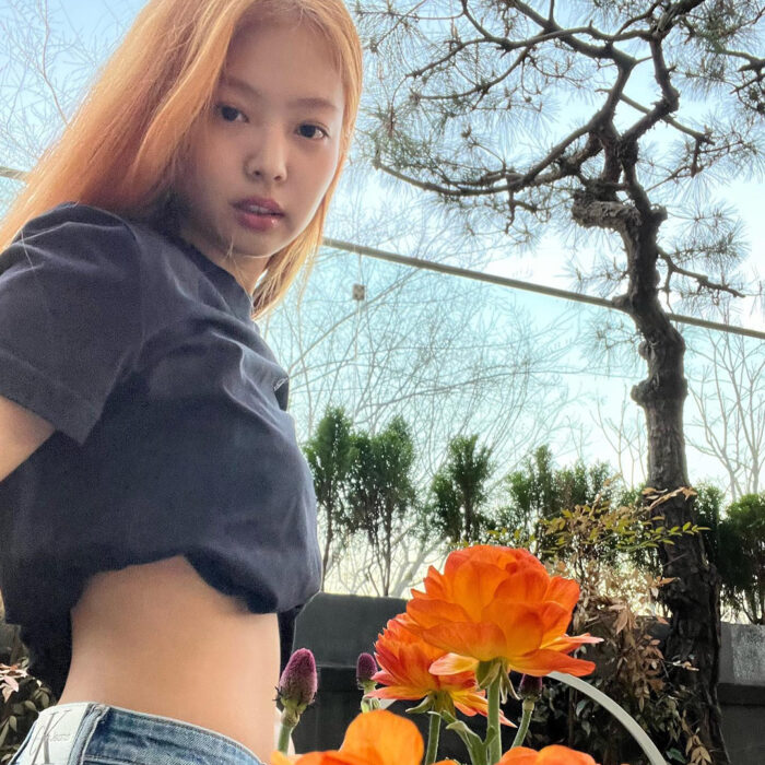 Blackpink Jennie outfit from April 10, 2022 : Calvin Klein jeans and more