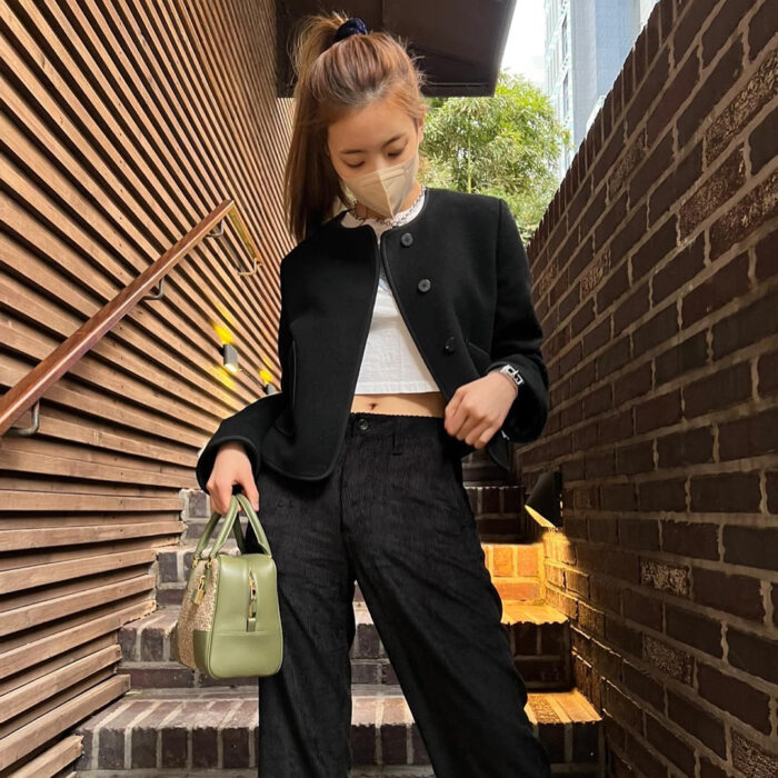 Itzy Lia outfit from April 3, 2022 : Loewe bag and more