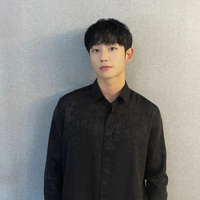 Jung Hae In outfit from April 13, 2022 : Saint Laurent shirt