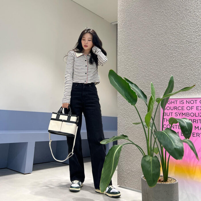 Red Velvet Seulgi outfit from April 7, 2022 : Nike sneakers and more