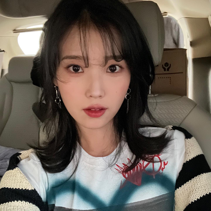 IU outfit from May 16, 2022 : TheOpen Product cardigan and more