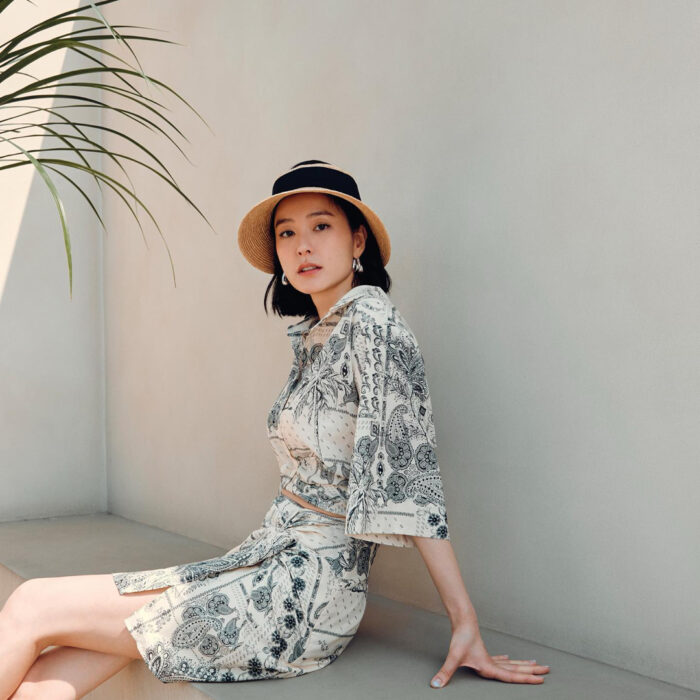 Jung Yu Mi outfit in Harper's Bazaar June 2022 editorial : H&M blouse and more