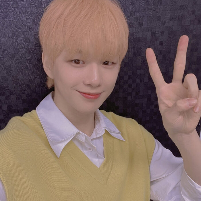 Kang Daniel outfit from May 12, 2022 : Wooyoungmi shirt and more