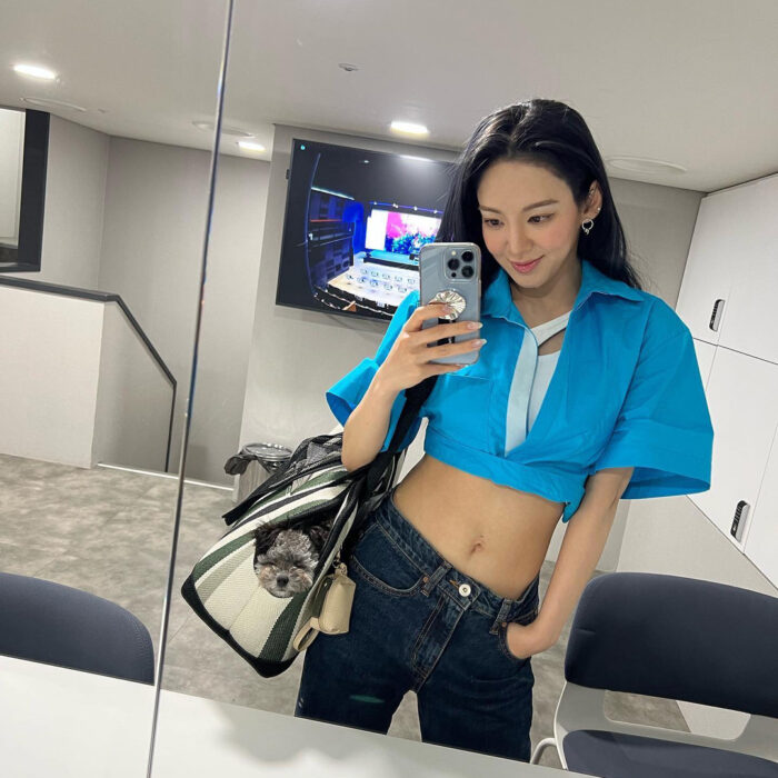 SNSD Hyoyeon outfit from May 24, 2022 : Jacquemus shirt and more