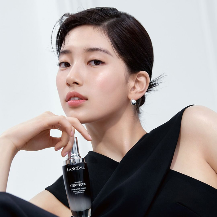 Suzy outfit in Vogue x Lancome editorial : Rosseta Getty bra top and more