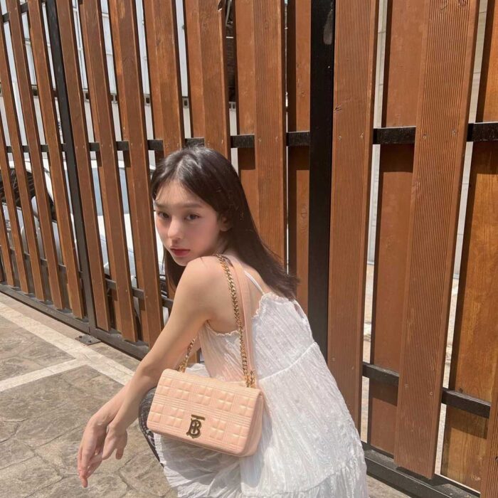 Noze outfit from June 15, 2022 : Burberry bag