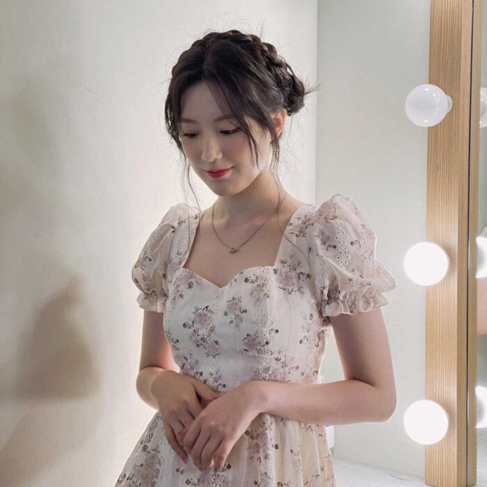 (G)I-dle Shuhua outfit from July 15, 2022 : Sincethen dress